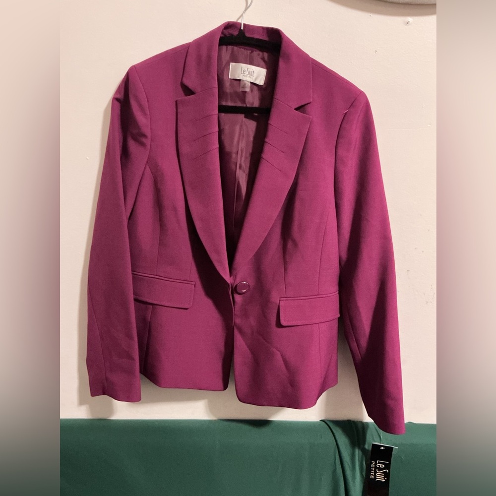 Le Suit Women's